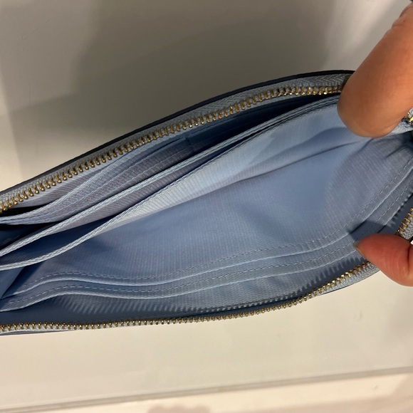 Coach Baby Blue Wristlet new without tags. - Picture 14 of 14